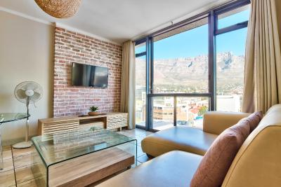 1 Bedroom Apartment in Four Seasons