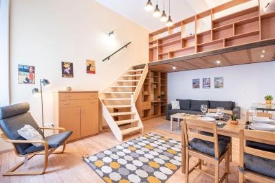 Central - Colourful - Cozy