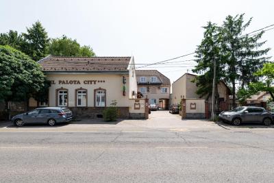 Hotel Palota City