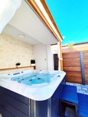 Tonina - private jacuzzi, free parking, terrace