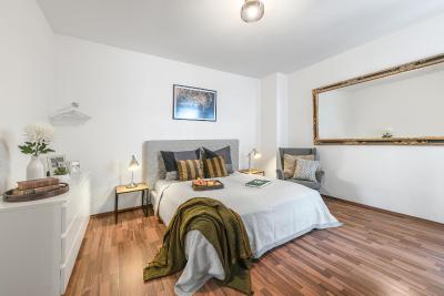 The Rheinsberger Mitte, 80m2, 2BR & Living Room, downtown location, Sleeps 6