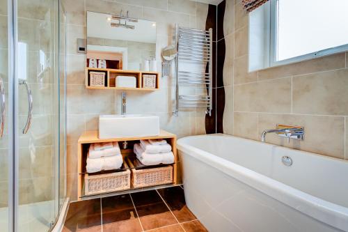Double or twin room, deluxe, sea view