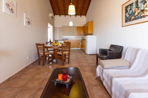 G&E Beach Apartments - image 4
