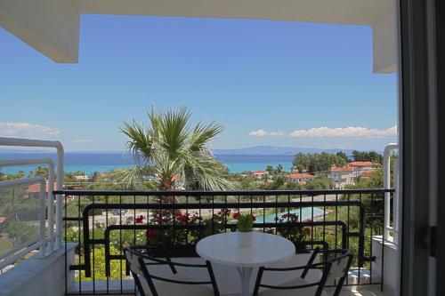 Afficher, Halkidiki Palace in Chalkidiki