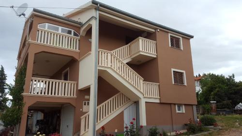  Apartment Luka, Pension in Sveti Filip i Jakov