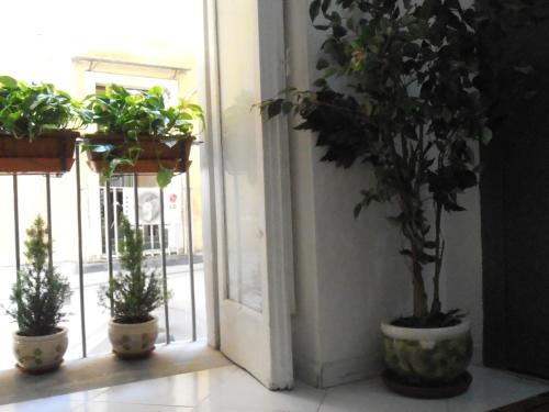 La Residenza Napoli Chiaia - image 9