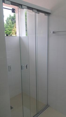 3 twin beds