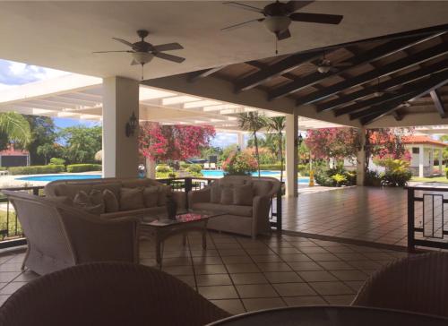 Bar/lounge, Villamorametro in Juan Dolio Town Center