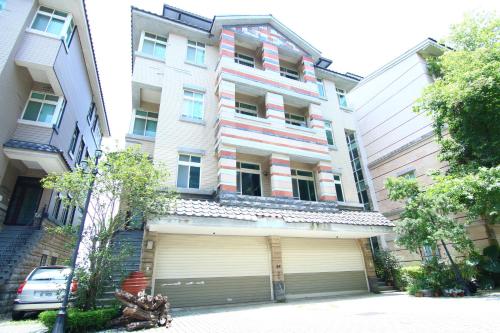 vhod, Dan Dan House in Okraj Tongluo