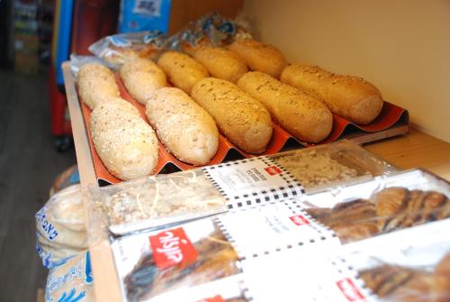 ร้านค้า, בקתה מקום טוב באמצע in เมนาฮามิยา