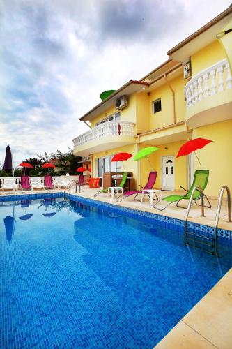 Villa Emloti Art-Decor & Fashion Boutique - image 8