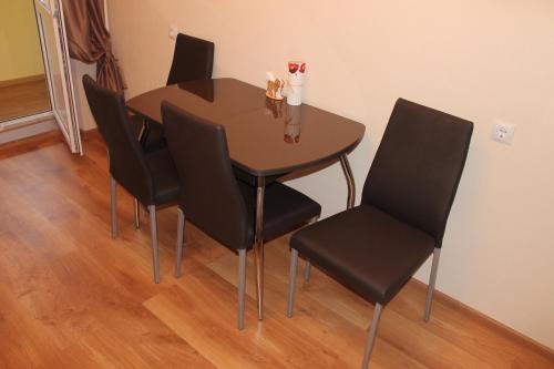 Apartment on Druzhby 4 - image 2