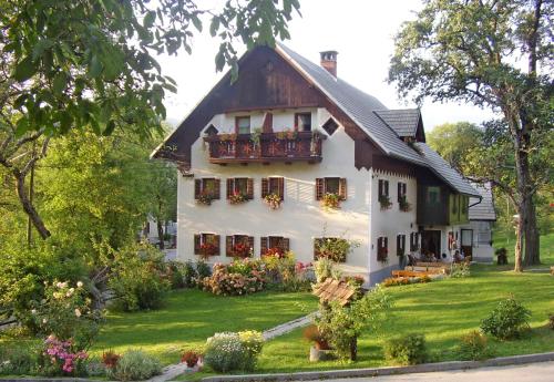 Farm Pri Flandru - Hotel - Cerkno