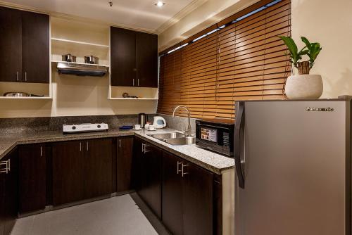 2 bedrooms, 4 beds