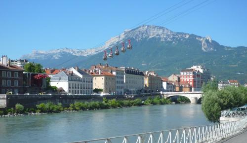 Kyriad Direct Grenoble - Hôtel des Alpes - image 14