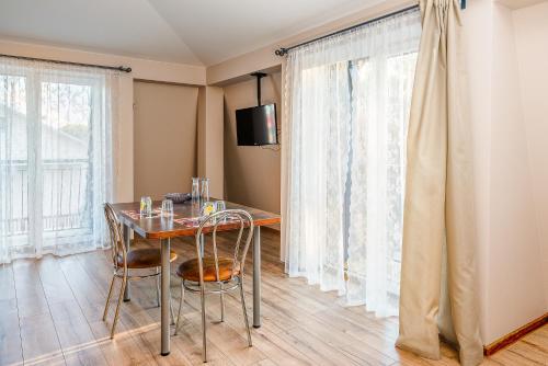 Double Room with Balcony image 10