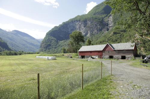 Brekke Gard Hostel - image 8