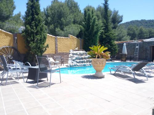 Úszómedence, Hostal Sierra De Baza in Baúl