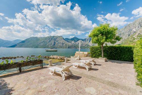 Luxury Stone Villa - image 10