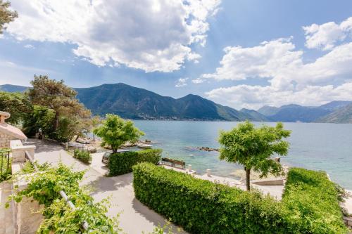 Luxury Stone Villa - image 2