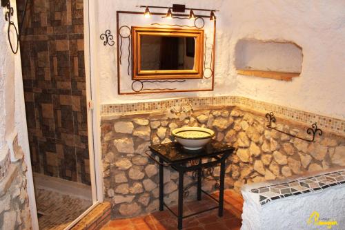 Zuhanyzó, Alojamientos Cuevas Pinomojon in Cuevas del Campo