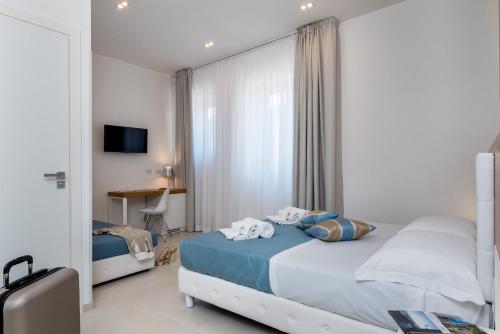 Standard Triple Room image 3