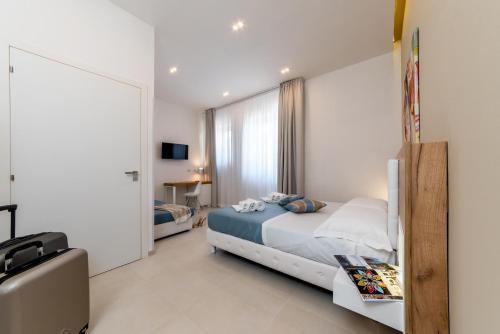 Artemide Hotel Room Type - Standard Triple Room