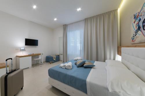 Artemide Hotel Room Type - Deluxe Triple Room