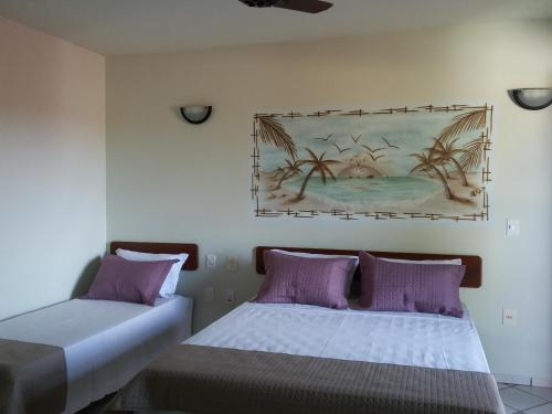 1 queen bed, 1 twin bed