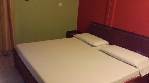 Deluxe Suite with Spa Bath room in Hotel Sandiego inc