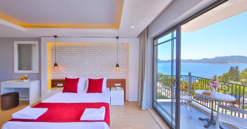 Deluxe Double Room with Balcony and Sea View