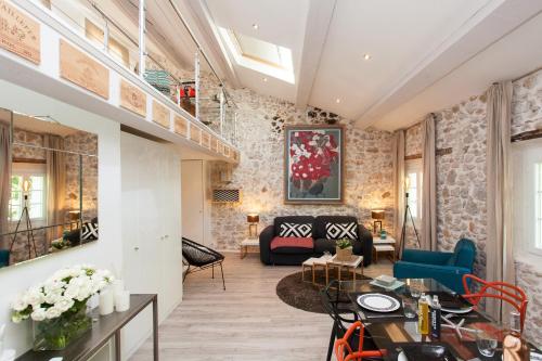 Superbe appartement loft vieil Antibes 1