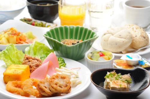 Food and beverages, Hotel Route Inn Nagoya Higashi Betsuin in Kanayama