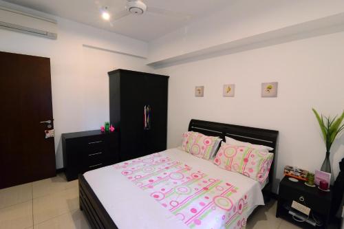 On 320 Apartment - main image