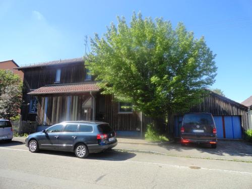 Holzhaus mit grüner Aussicht zum Erholen