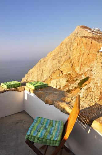  Folegandros-Cliffhouse in 84600 Folegandros Chora