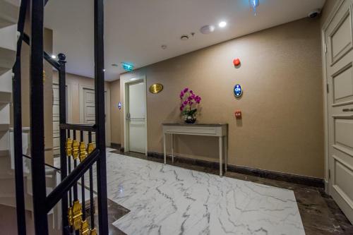 Homelike Hotel - image 14