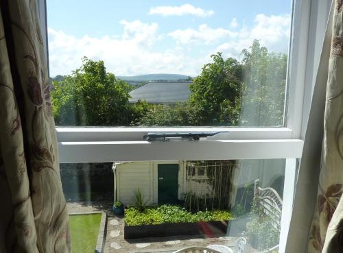 Derrin Guest House - image 2