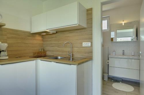 One-Bedroom House image 8