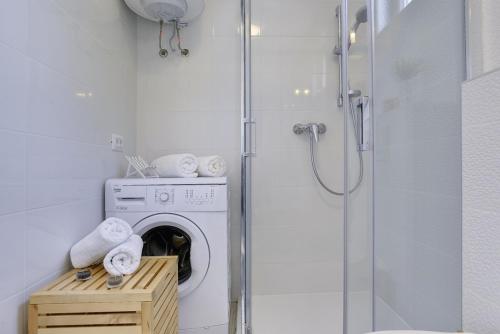 One-Bedroom House image 2