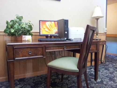 Cobblestone Hotel & Suties - Wisconsin Rapids - 비즈니스 센터
