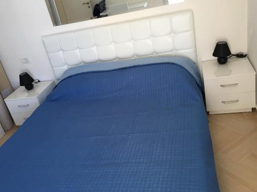 White Residence Apartament - image 2