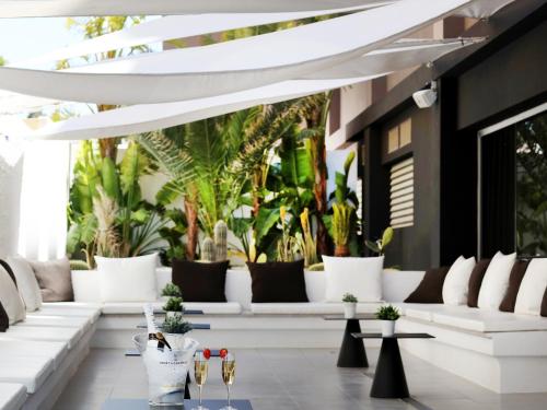 AxelBeach Ibiza Suites Apartments Spa and Beach Club - Adults Only