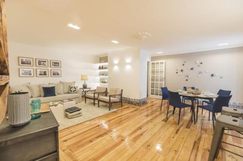 Downtown Magnificent Flat by LovelyStay, Lisabon