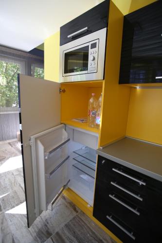 Kitchen, Centrum Lux Apartman in Kaposvar