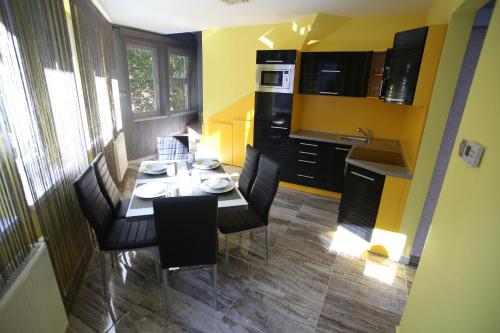 Kitchen, Centrum Lux Apartman in Kaposvar