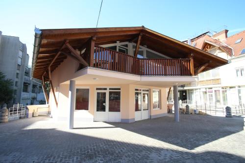 Entrance, Centrum Lux Apartman in Kaposvar