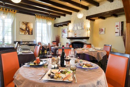 Logis Hotels Restaurant Le Dauphin Salbris