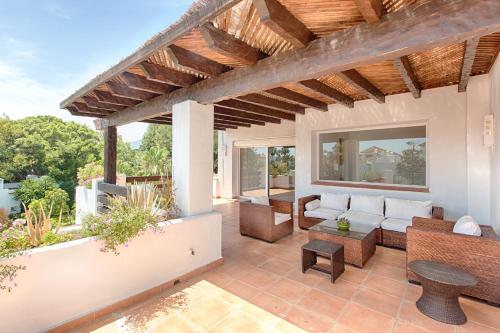 ระเบียง/ชานเรือน, Hanami Alcazaba Beach Penthouse in หาดอัลกาซาบา