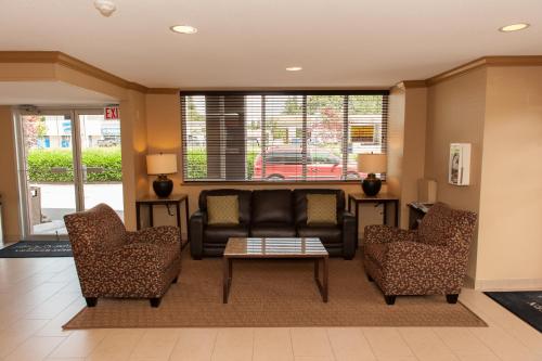 เบสต์ เวสเทิร์น เมเปิล ริดจ์ โฮเทล (Best Western Maple Ridge Hotel) in เมเปิลริดจ์ (BC)